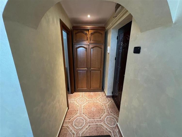 Apartament 3 camere, mobilat si utilat, ultracentral, etaj 9/10 - 18