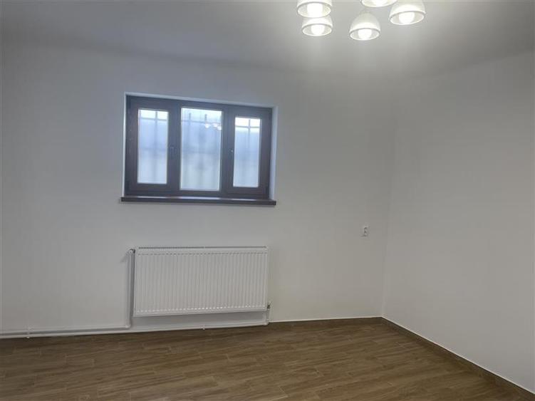 Dacia Polona casa singur curte D+Parter inalt 4 camere ideal birou - 8