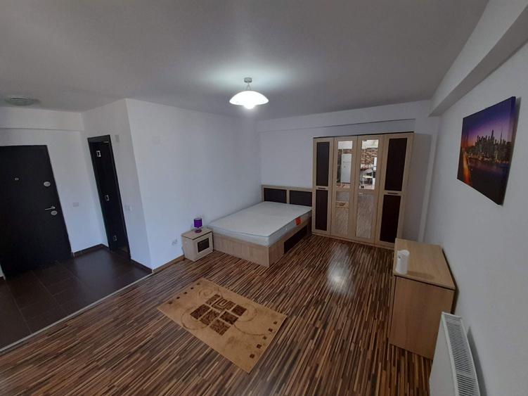 Inchiriez Garsoniera noua , zona Tractorul Mall Coresi - 3