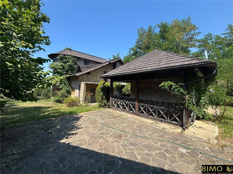 Casă cu 4 camere cu Teren 1500 Mp în Fălticeni