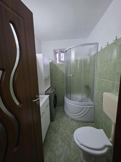 Inchiriez garsoniera - 2