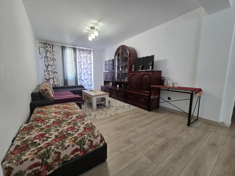 De vanzare Apartament 3 camere, zona Centru. - 6