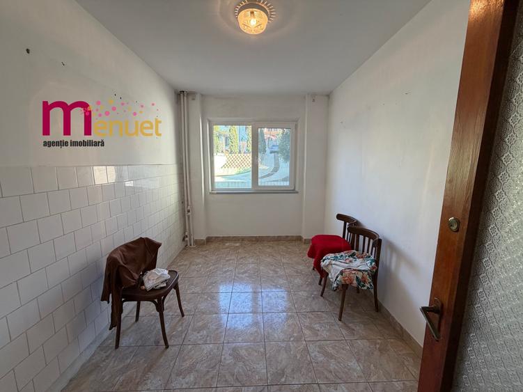 Apartament 3 camere,zona Piata Noua,etaj 1 - 3