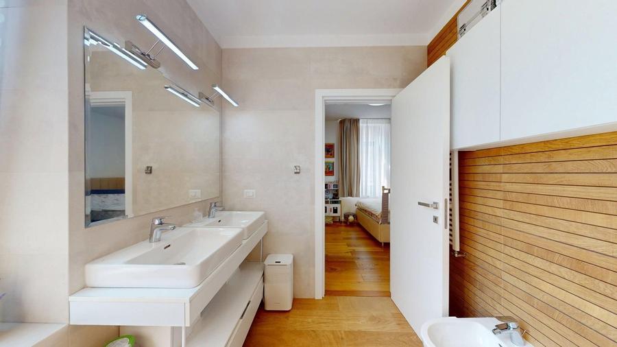 Apartament elegant 2 cam cu istorie, rafinament și facilități premium - 17