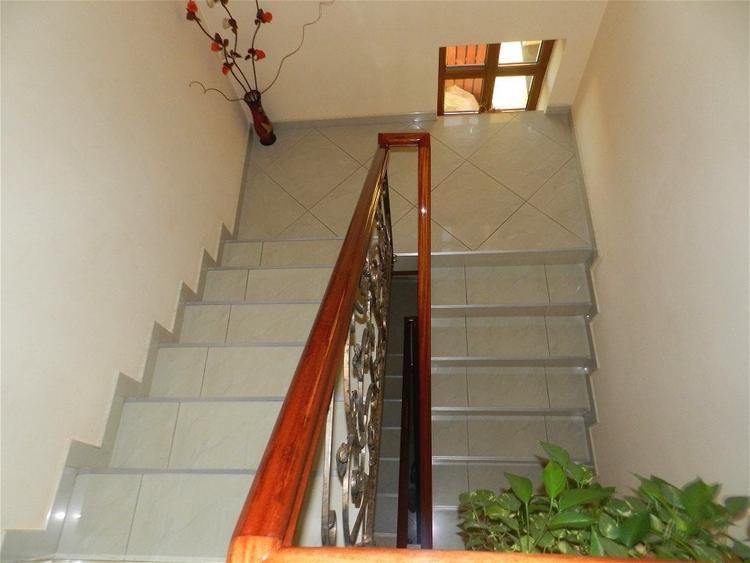 Casa de vanzare, 6 camere, teren 900 mp, Europa - 18