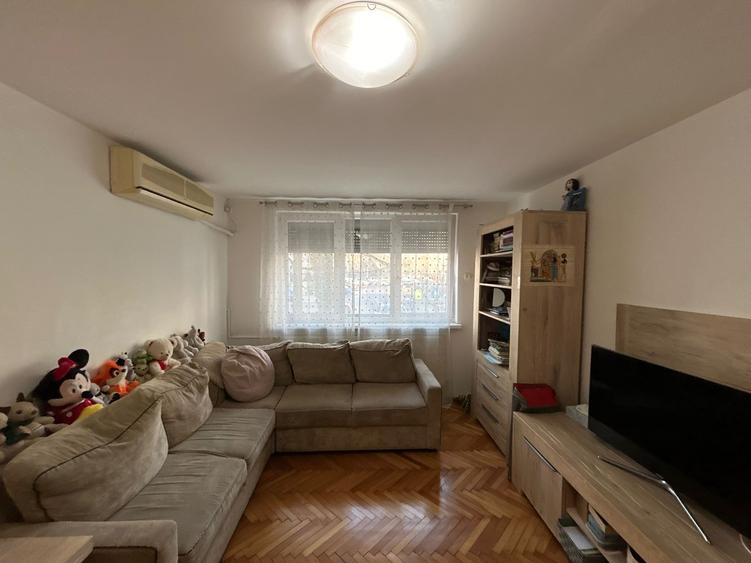 Titan Ozana 3 Camere Parter 63 Mp Bloc 1970 Reabilitat 15 Min Metrou - 2