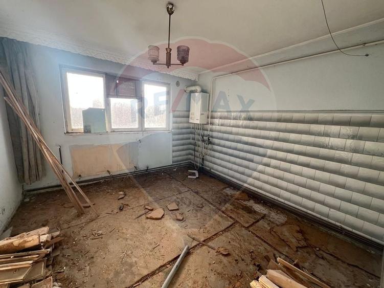 Apartament 3 camere b dul Bucuresti - 1