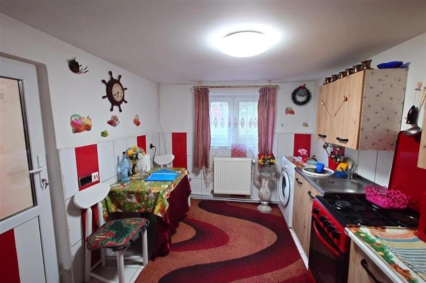 Casa renovata cu acces usor, langa padure - 8