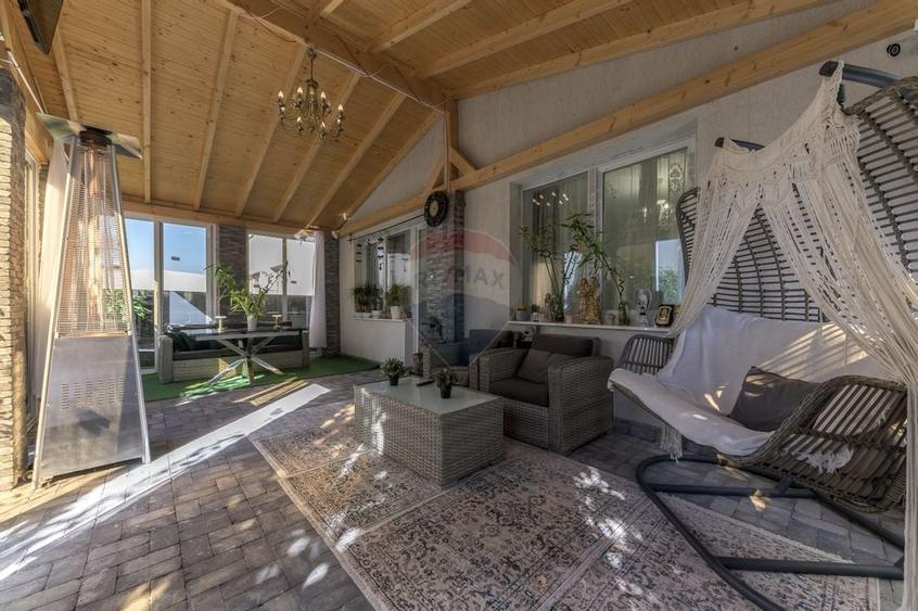 Proprietate premium cu design elegant si multiple upgrade-uri - 15