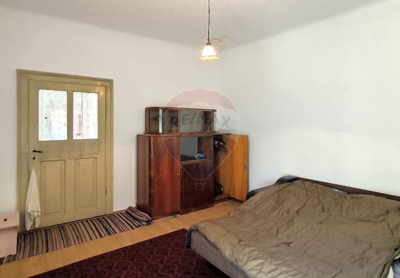 Casa cu potential in zona semicentrala din Medias, Strada Avram Iancu - 12