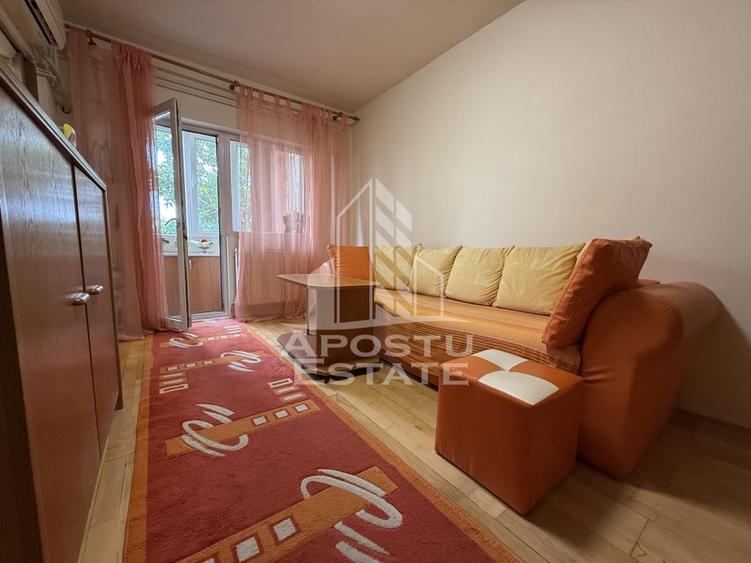 Apartament cu o camera, etajul 3, centrala proprie, zona Buziasului - 1