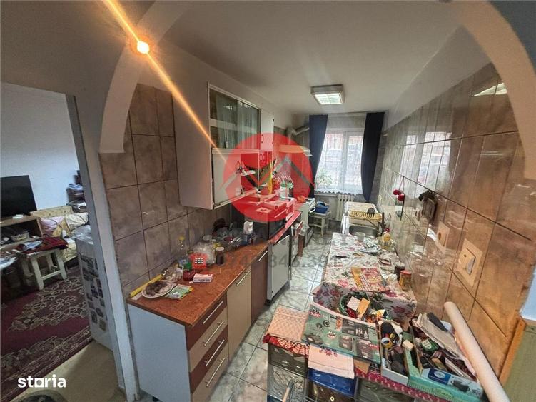 Apartament 2 camere decomandat 61 mp parter zona Sabinelor gaze pe sca - 9