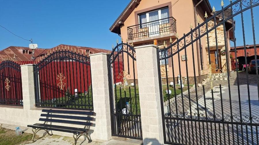 FARA COMISION CASA ELEGANTA 6 camere 3 bai 2 bucatarii garaj curte merita vazut - 3