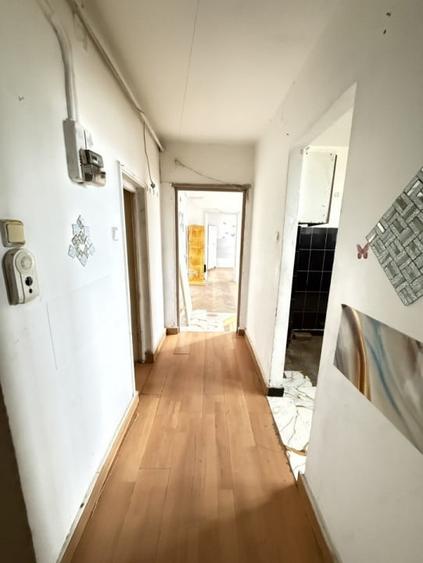 Apartament cu 2 camere la 1 km de Rivus Mall, 46 mp, etaj 2 din 3, parcare - 11