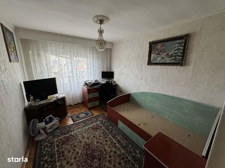 Apartament 4 camere decomandate , etaj 1 , Carpati 2 - 1