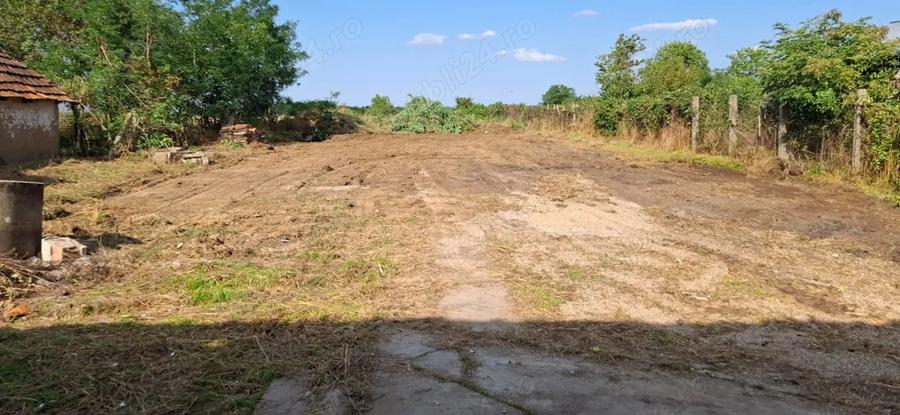 Vand casa cu teren - 2