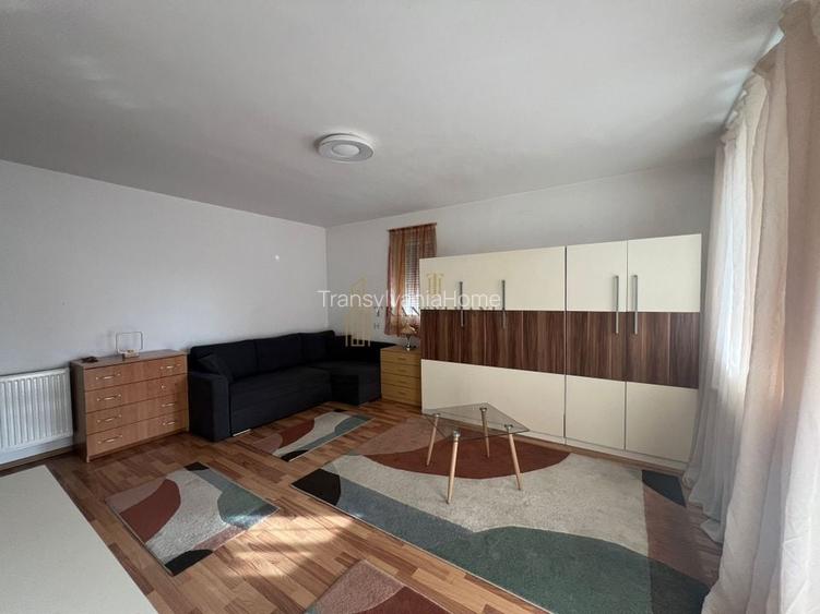 Garsoniera spatioasa,  Valea Aurie