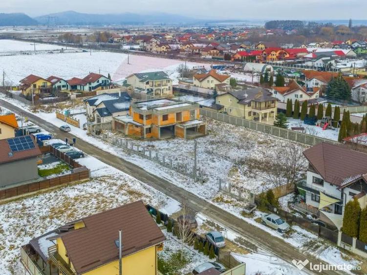 Comision 0% - Casa la rosu cu teren de 1000mp - Harman - 11