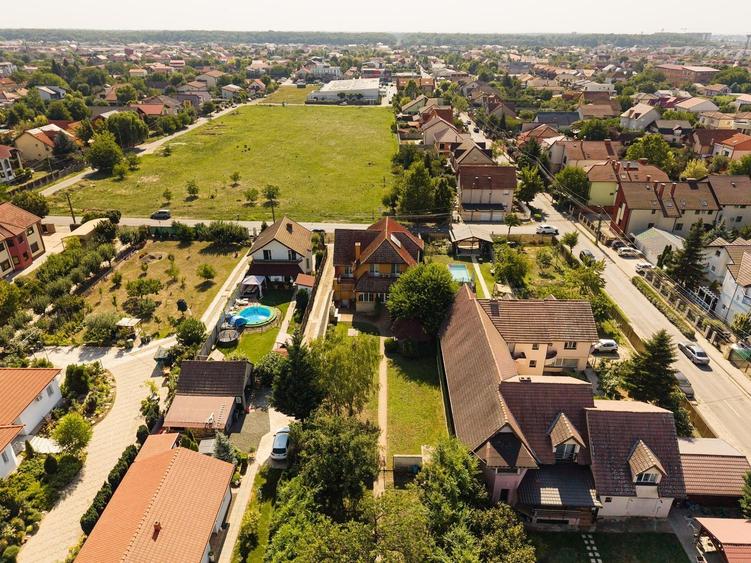 Vilă cu spatii largi, curte generoasă - 7