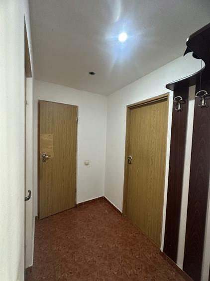 Apt 2 camere mobilate  Calea Victoriei, langa Hotel Radisson, etaj 2, bloc solid - 8