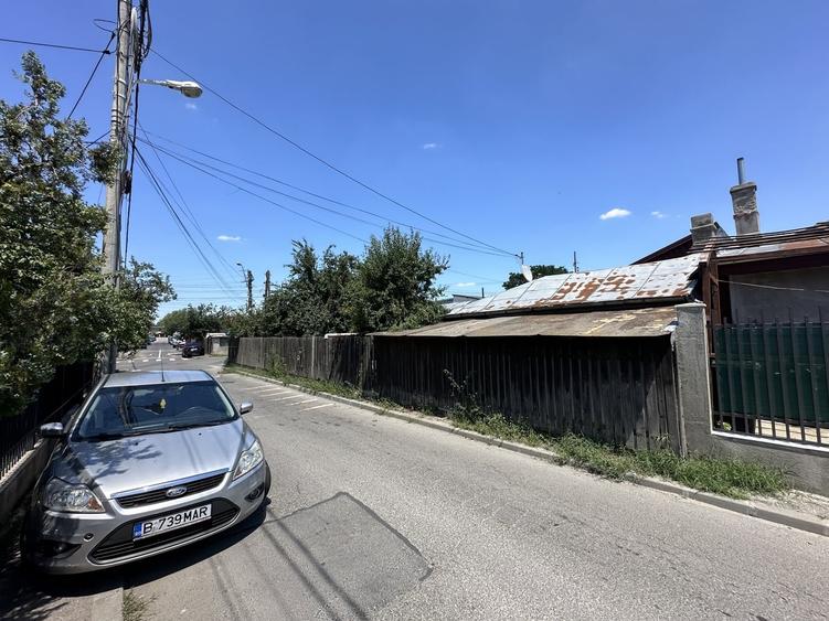 Rahova, Sos Alexandriei, Dr. Luptatorilor Antifascisti, casa batraneasca - 13