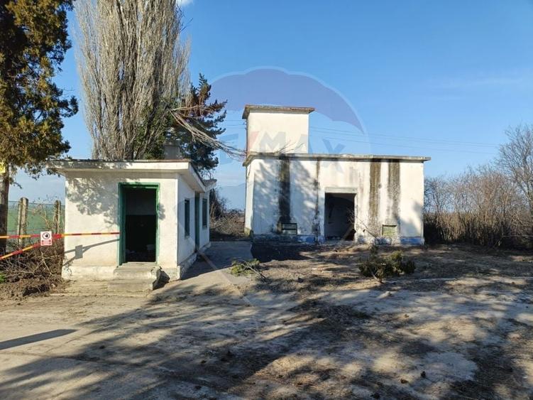 Spațiu industrial, de 5,000 mp, în Niculițel