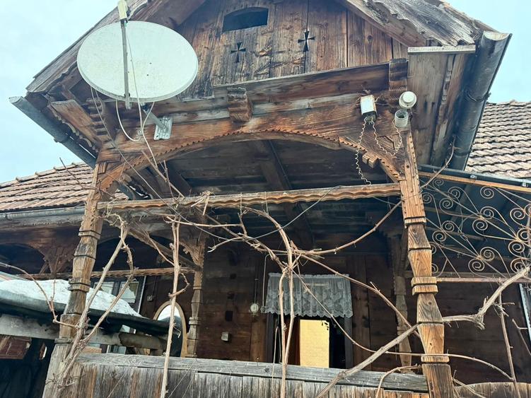 Vand casa traditionala . Din lemn . Relocabila - 6