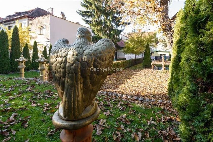 Nivel in vila, curte deosebita, priveliste, Central, Brasov