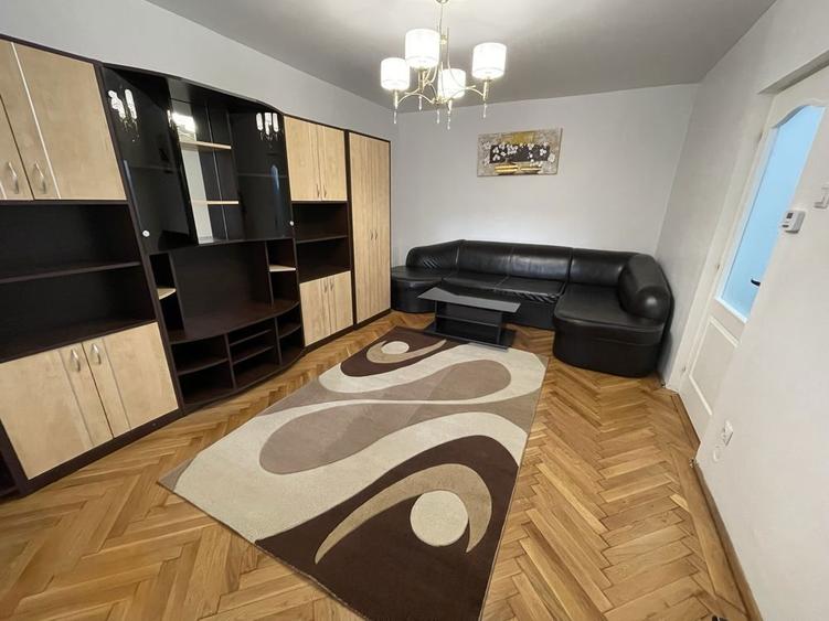 Apartament cu 2 camere decomandat si balcon in Vasile Aaron - 8