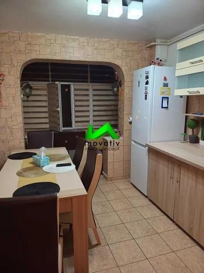 Apartament de inchiriat  3 camere Vasile Aaron - 2