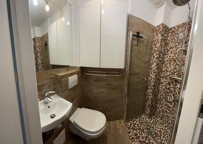 3 Camere, 70mp total, Et. 4/4 cu Acoperis, fără vecini deasupra, Izolat, An 1987 - 11