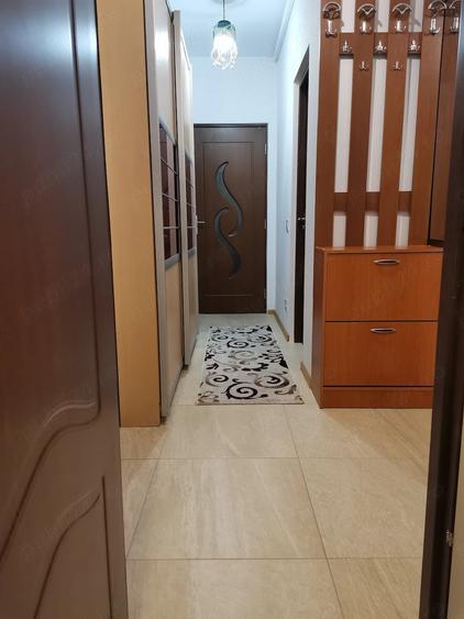Apartament cu 3 camere decomandat în Bratca