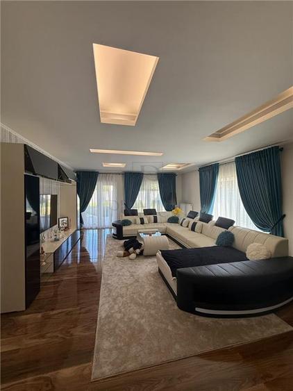 Casă individuală cu 5 camere cu Canalizare în Giroc