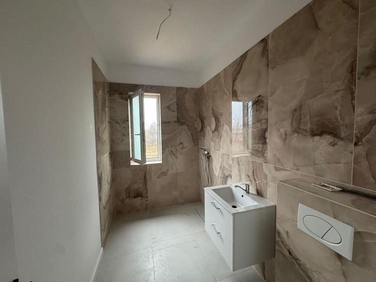 Apartament cu 2 camere în Plopi