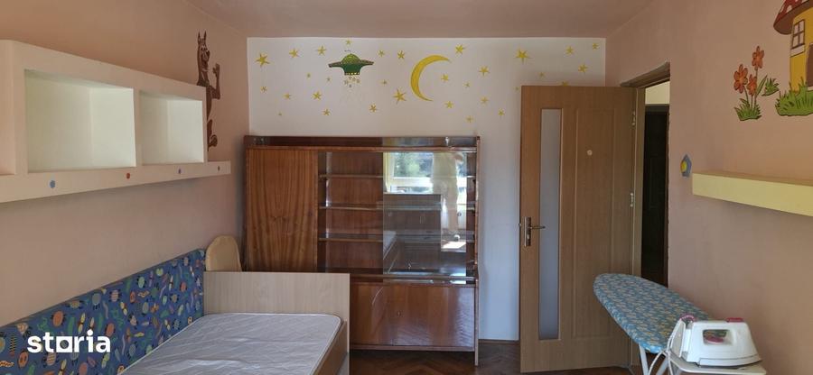 Apartament cu 3 camere decomandat în Griviței