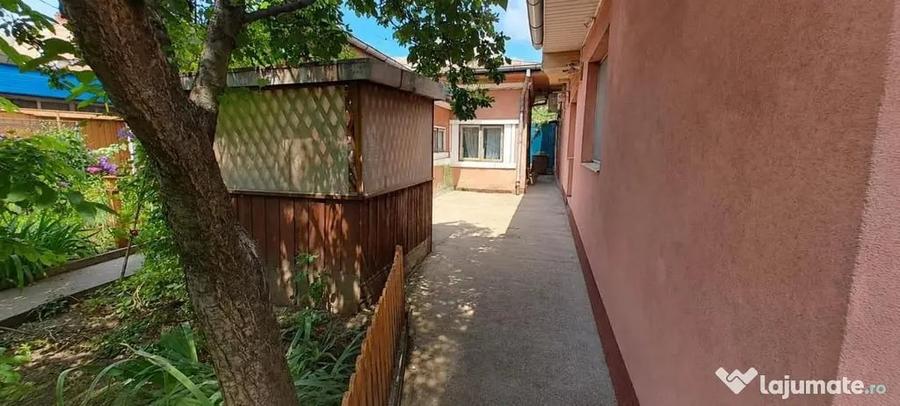 Casă cu 4 camere cu Teren 366 Mp în Central