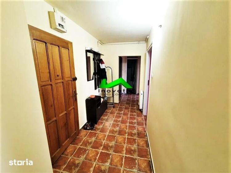 Apartament cu 3 camere decomandat, mobilat în Turnișor