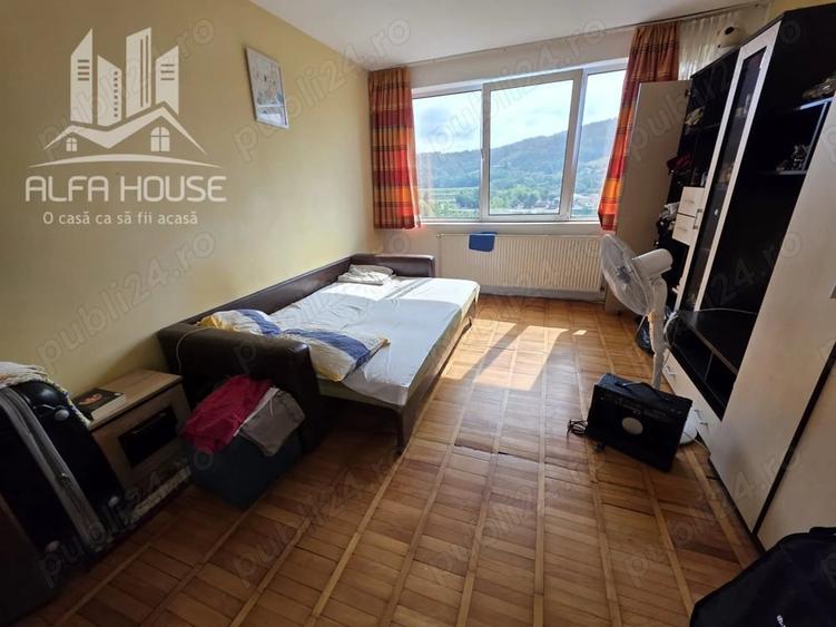 Apartament cu 3 camere decomandat în Govândari