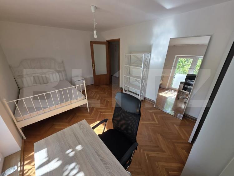 Apartament cu 4 camere semidecomandat, mobilat în Zorilor