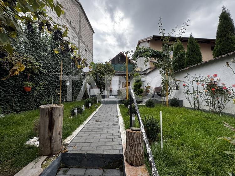 Casă individuală cu 4 camere cu Canalizare în Trei Stejari