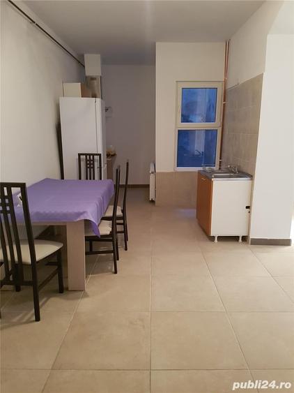 Apartament cu 6 camere decomandat în Central