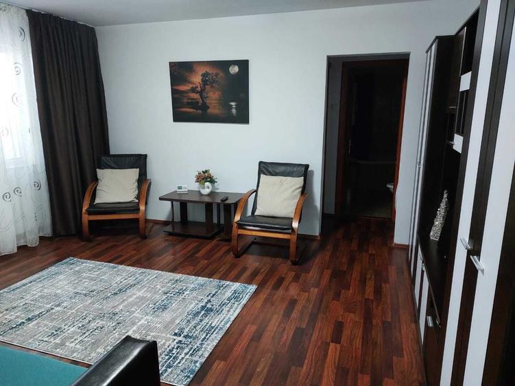 Apartament cu 2 camere semidecomandat în Rovine