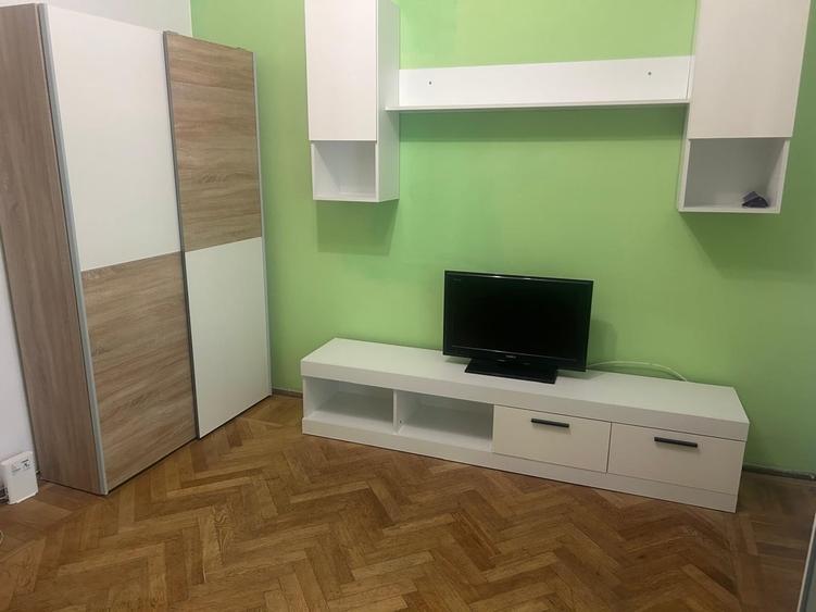 Garsonieră decomandată, mobilată în Dristor
