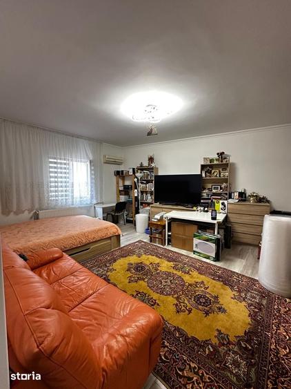 Casă cu 4 camere cu Teren 140 Mp în Centrul Civic