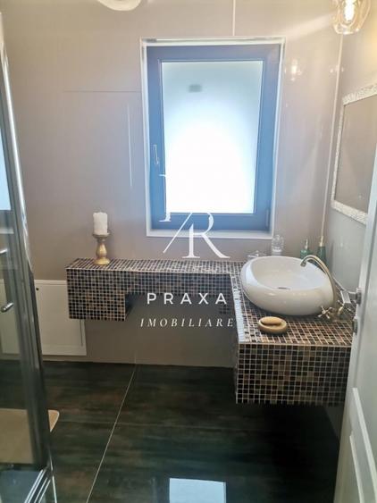 Casă individuală cu 5 camere cu Canalizare în Florești