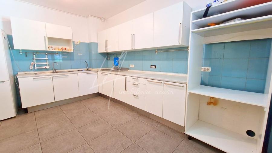 Apartament cu 5 camere circular, mobilat în Prelungirea Ghencea