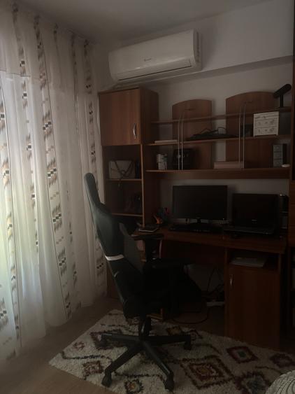 Apartament cu 3 camere decomandat în Orizont