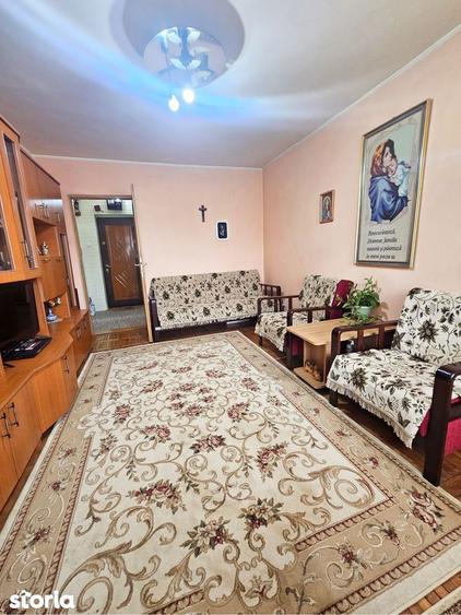 Apartament 2 camere, etaj 1, stradal, bloc lini?tit Micro 40 - 12