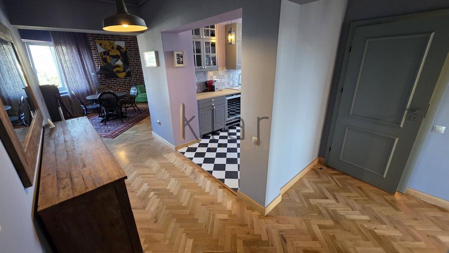 Apartament cu 3 camere decomandat, mobilat în Central