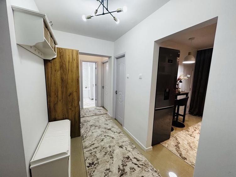 Vand Apartament 3 camere si 2 bai - 1